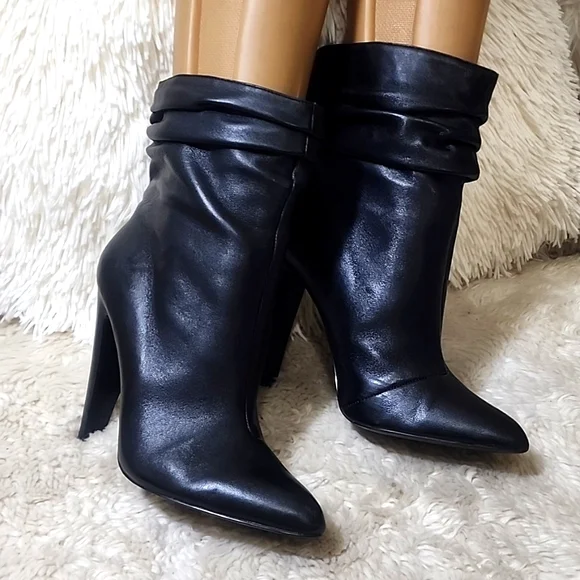 Steve Madden Black Ankle Boots - Picture 2 of 13